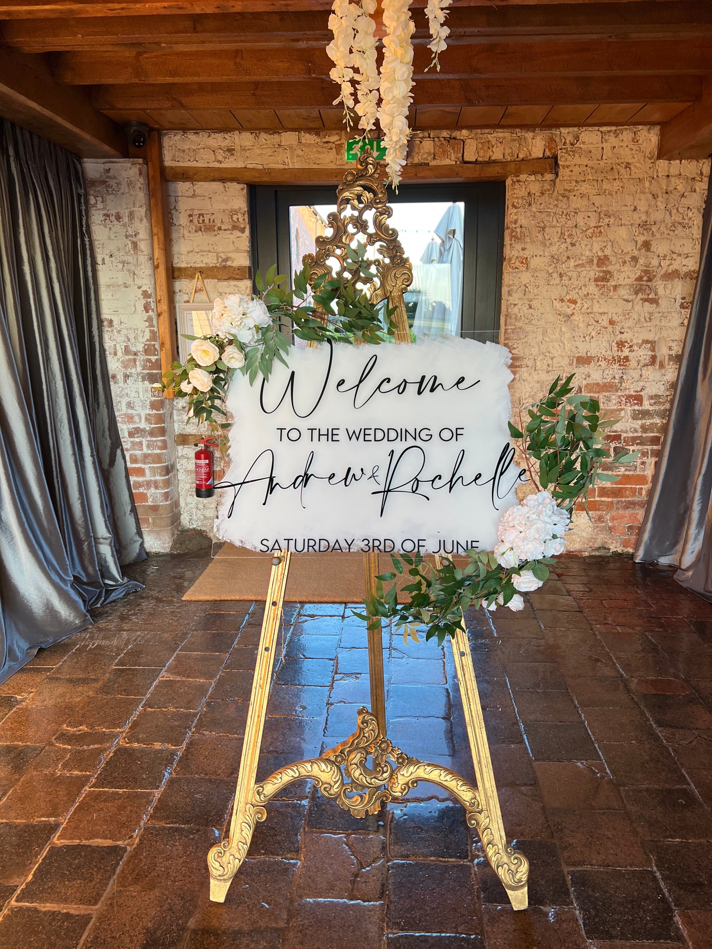 Arched Acrylic welcome sign- wedding sign