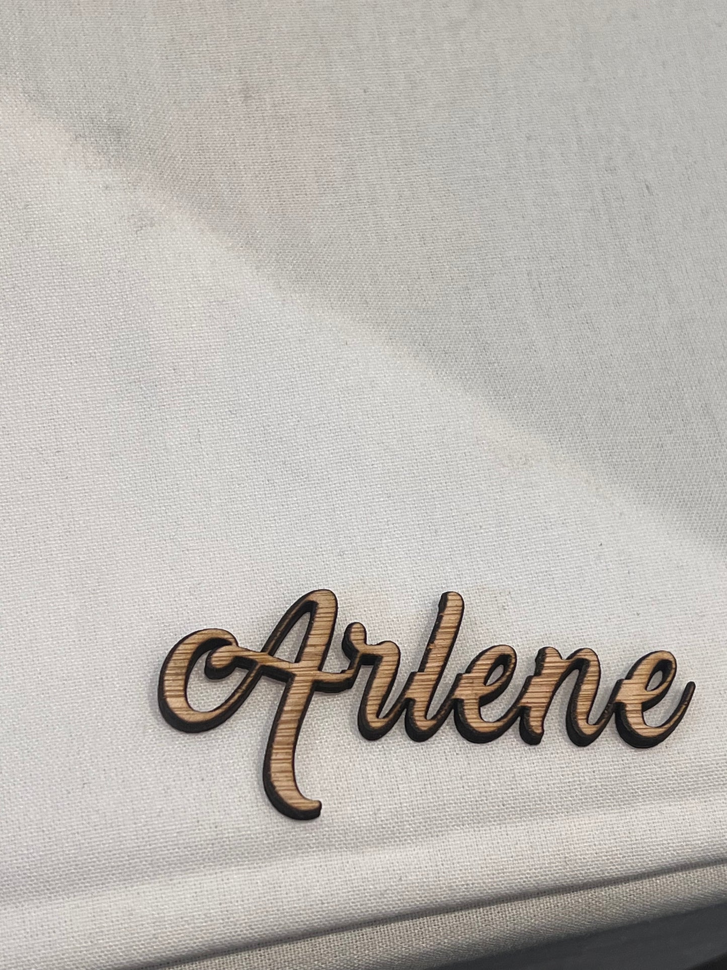 10x Wooden place names-wedding table