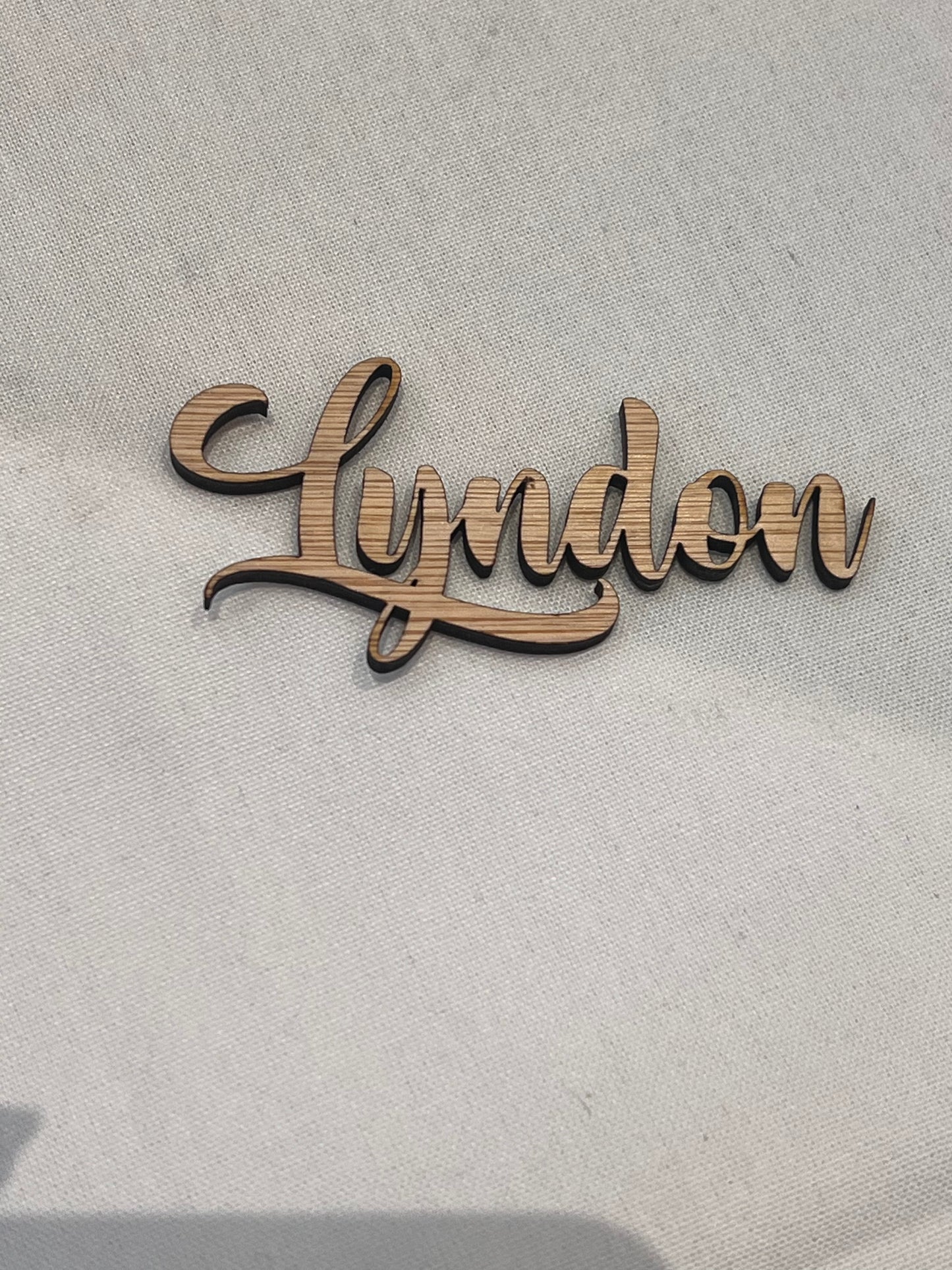 10x Wooden place names-wedding table